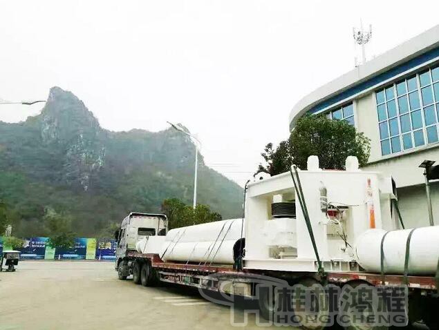 桂林鴻程磨粉機廠發(fā)貨現(xiàn)場 桂林鴻程磨粉機廠發(fā)貨現(xiàn)場