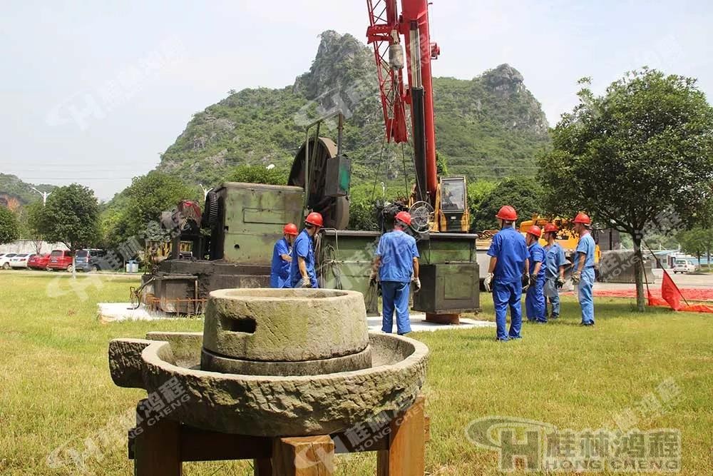 桂林鴻程磨粉機生產設備1-01落地車床光榮退休 桂林鴻程磨粉機設備1-01落地車床光榮退休