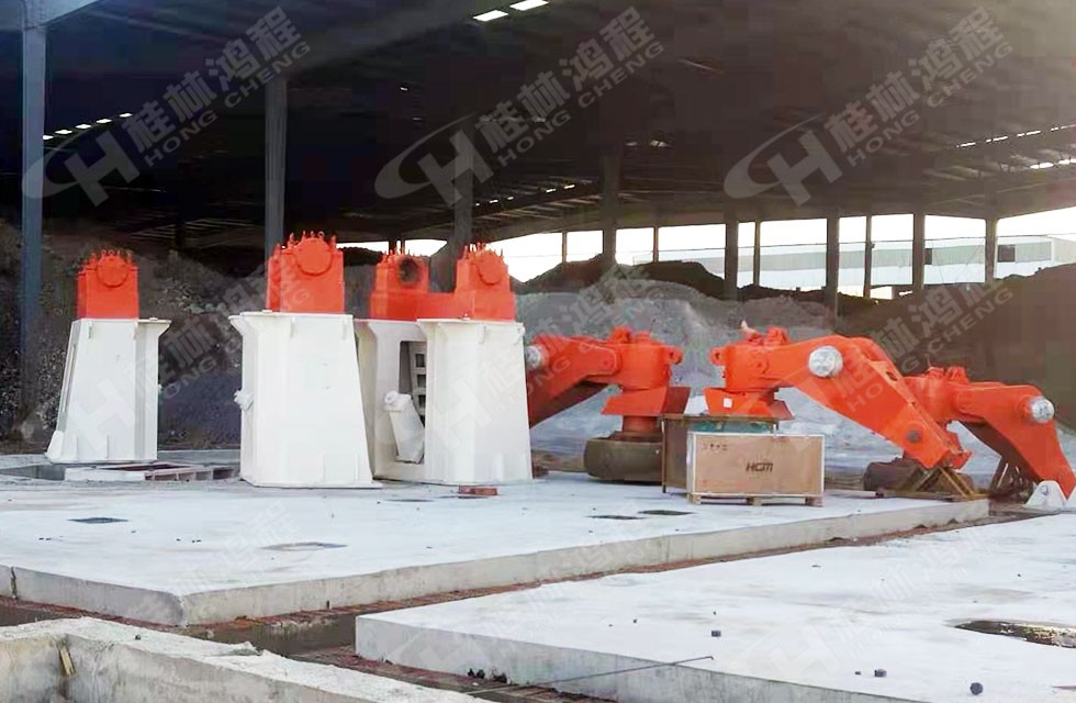 高嶺土立磨第5臺(tái)抵達(dá)客戶現(xiàn)場(chǎng) 高嶺土立磨第5臺(tái)抵達(dá)客戶現(xiàn)場(chǎng)