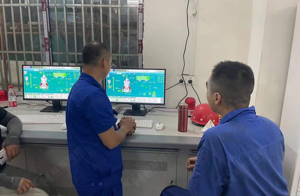 hlm2400碳酸錳立磨2條生產線所在的生產車間運行實況 hlm2400碳酸錳立磨2條生產線所在的生產車間運行實況